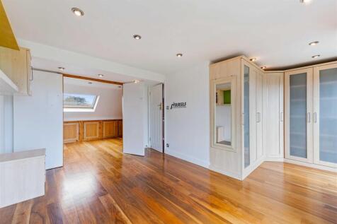 41 Oaklands Avenue, Isleworth TW7-27.jpg