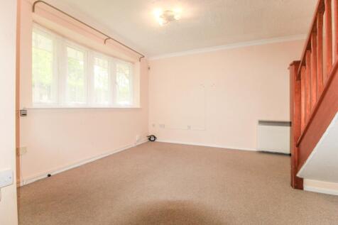 Turnberry Court, Carpenders Park, Watford, WD19 photo 4