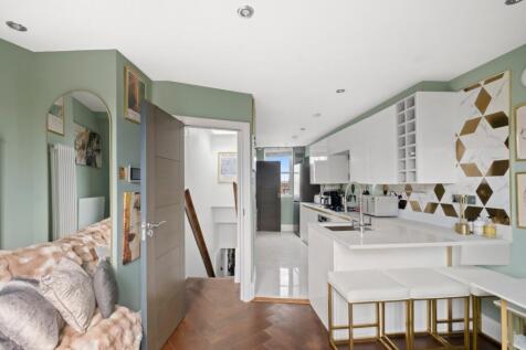Reception/Kitchen