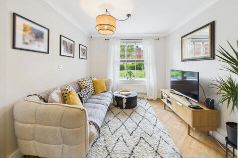 CAM04024G0-PR0029-STILL025