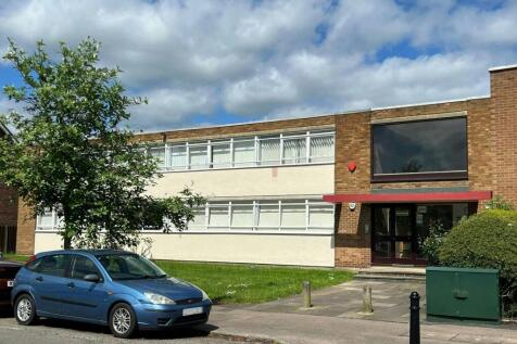 104 High Street London Colney exterior.jpg
