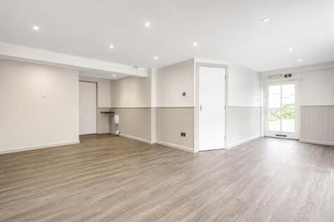 Retail Property (high street) to rent Image 4