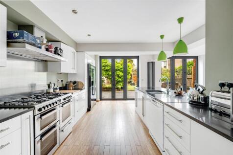 33 Emanuel Avenue-12.jpg
