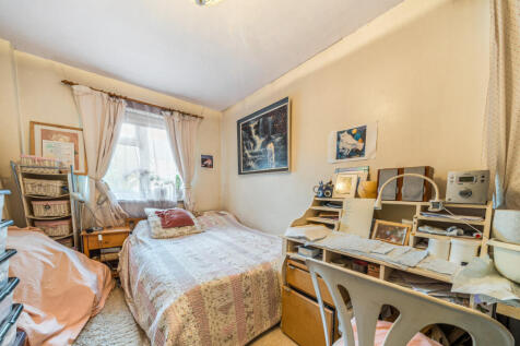 1369684-18-68f8a9...