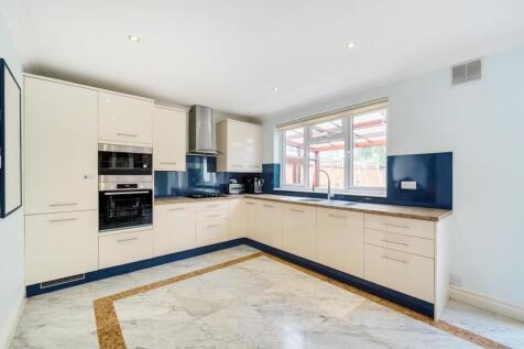 Davidson Frost-Wellings, DFW, Hermitage Way, Kitch