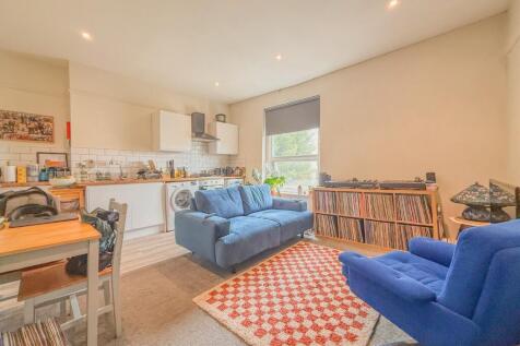 Kitchen/Reception