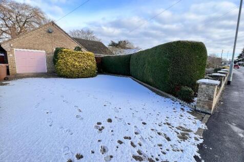 Garage/Driveway