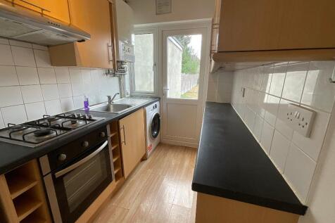 KITCHEN 8'6 x 5'8