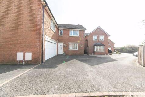 Discrete private road location