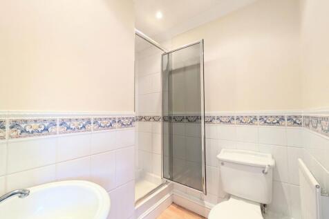 Peppersgate, Lower Beeding, RH13 photo 5