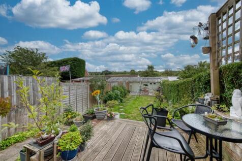 Garden from decking.jpg