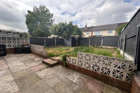 Dee Lane, Newcastle-Under-Lyme, ST5 photo 4
