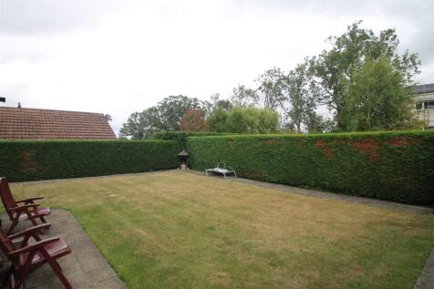 rear garden.JPG