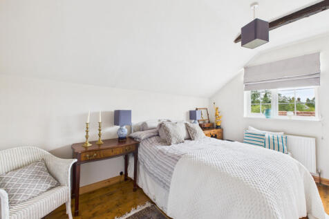 CAM02909G0-PR0488-STILL018