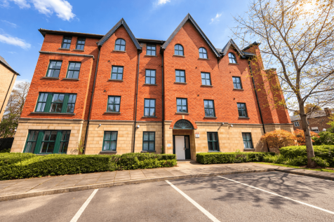 2 Bedroom Ground Floor Apartment For RENT