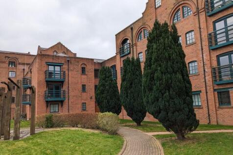 Communal outdoor ...