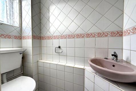 Cloakroom/wc