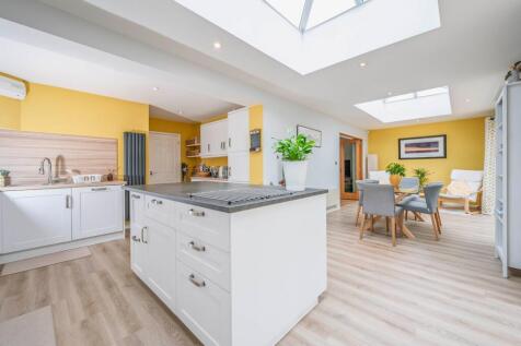 Kitchen &amp; Dining Area