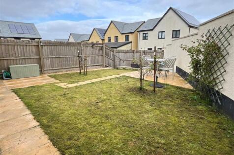 Rear Garden 1.jpg