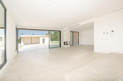 MODERN LUXURY VILLA CLOSE TO THE BEACHES OF PUERTO POLLENSA 