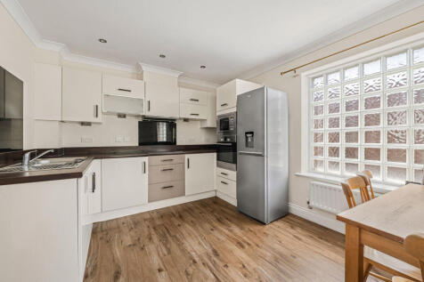 Reception/Kitchen