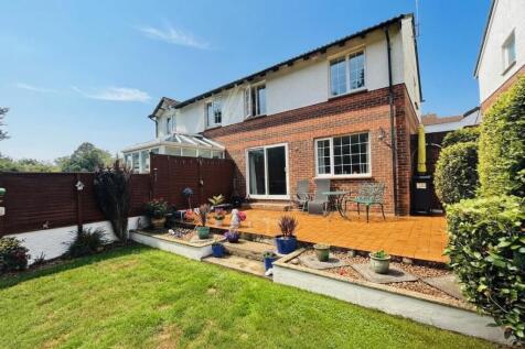 Canterbury Drive 16 - Garden.jpg