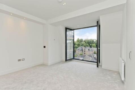 4 bed, 3 bath Penthouse in Edinburgh - Photo 11