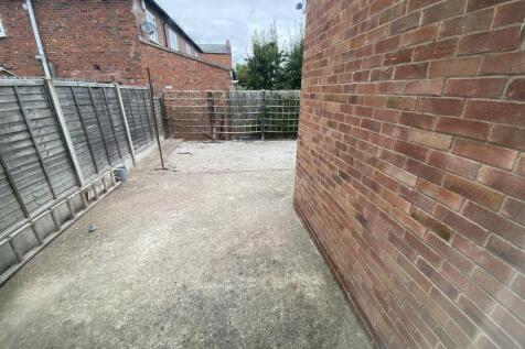 6 St Helens Road, Leamington Spa photo 4
