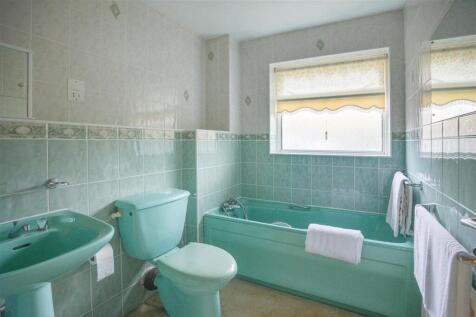 En suite Bathroom to