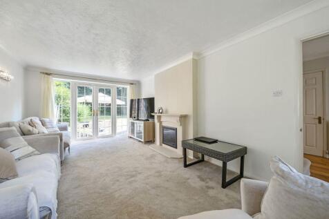 Living Room 3.jpg