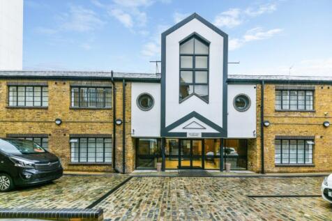 Sail Loft Court, Cly