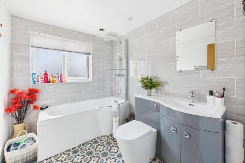 CAM03729G0-PR0042-STILL038