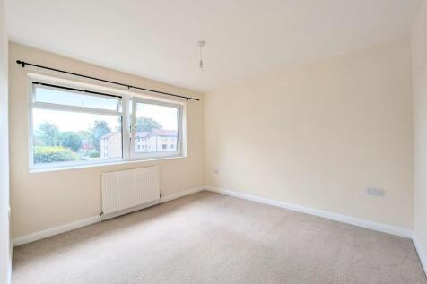 York Close, Horsham, RH13 photo 5