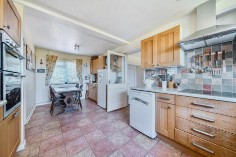 Kitchen / Breakfast Room