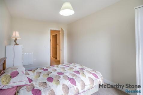 8690929-interior10.jpg
