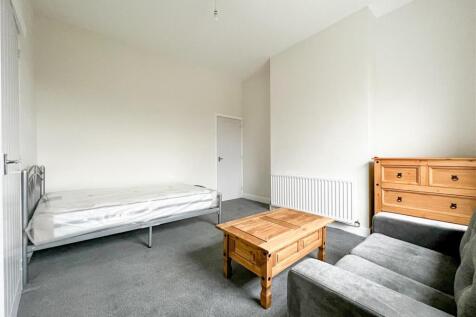 Flat 5, 27 Victoria Road_-2.jpg