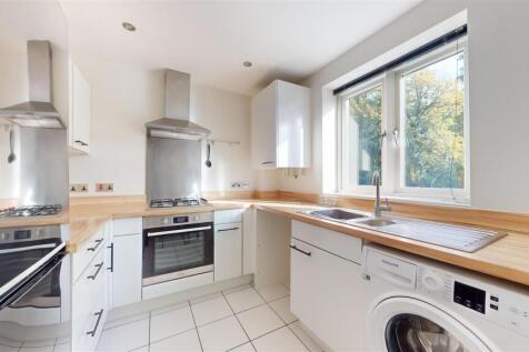 10 St Julian's Mews Kitchen.jpg