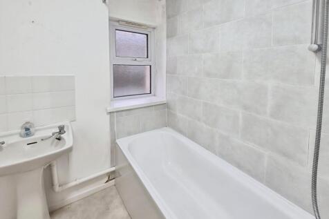 30da4641-bathroom