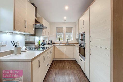 Fitted Kitchen Wi...