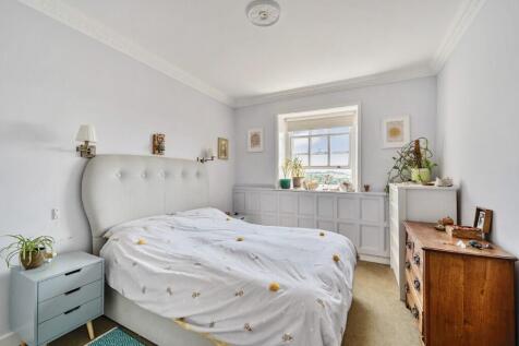 Principal bedroom