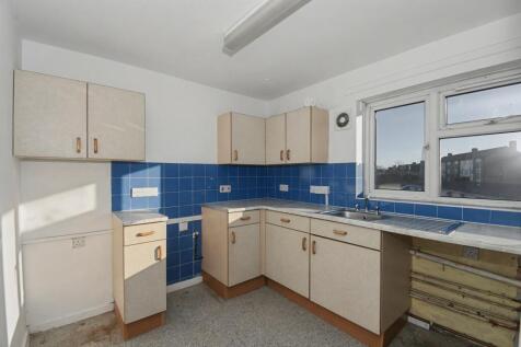 Flat 65a Hanover Way, Windsor, SL4 5NN