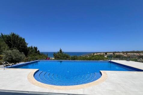 Infinity pool
