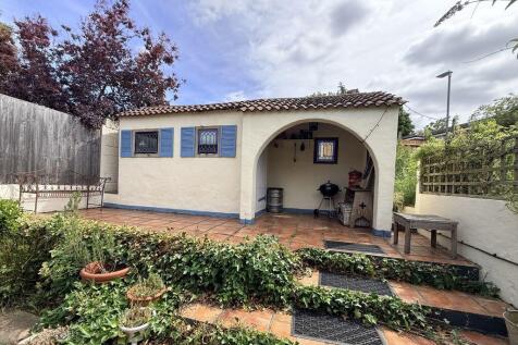 GARDEN ROOM