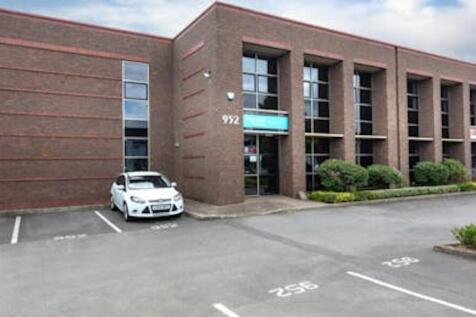 952 Yeovil Road 1.jpeg