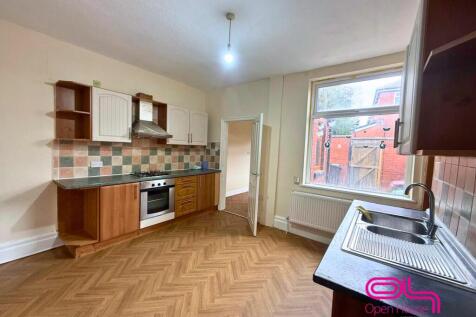Glen Avenue, Bolton photo 5