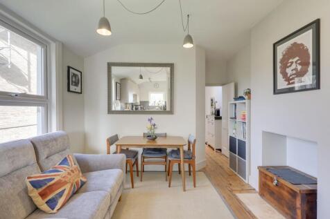 Open Plan Lounge &amp; Kitchen