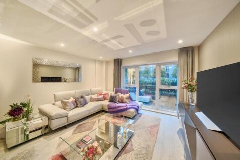 Davidson Frost-Wellings, DFW, Royal Court, Living 