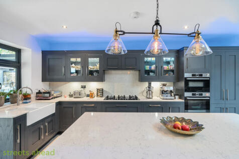 e4930644-e66e-430...