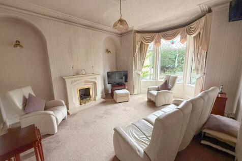 4 bed mid-terrace property, Silsden 5