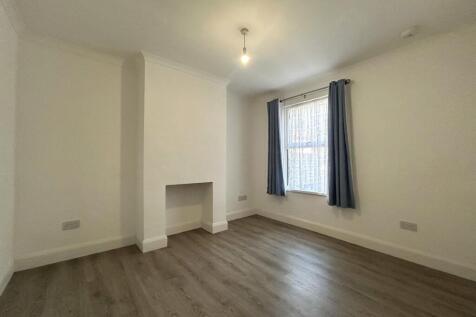 Albert Road, Chatham photo 3